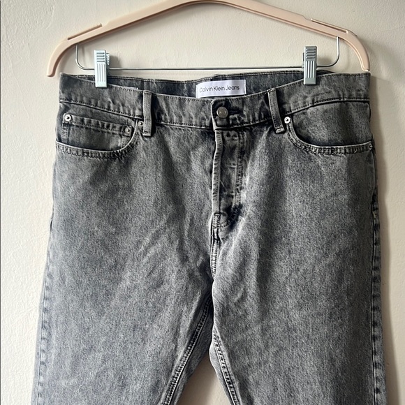 Calvin Klein | Gray Straight Jeans Classic Fit | W34 x L30 - Picture 2 of 6